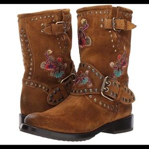 NWOT FRYE BOOTS EMBROIDERED MOTO